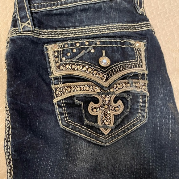 Woman’s Bundle Jeans - Picture 6 of 15